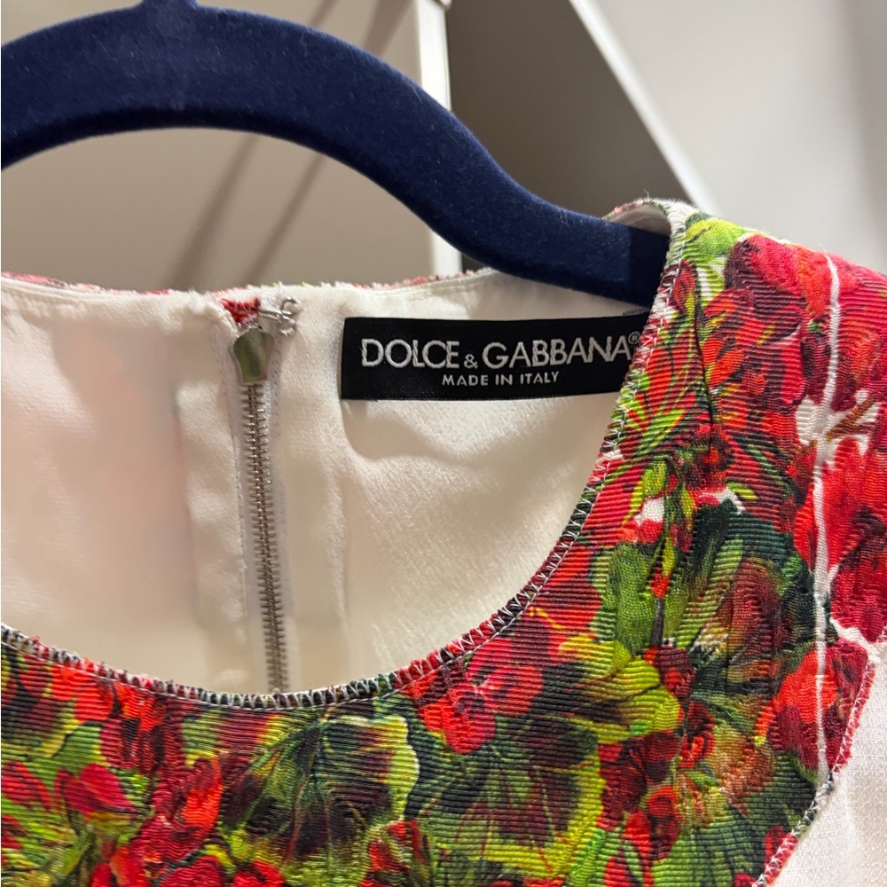 Dolce & Gabbana White Midi Dress with Red-Green Floral Collar - Picture 2 of 4